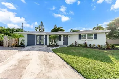 9792 Tonya Ct, Bonita Springs, FL 34135 - Photo 2