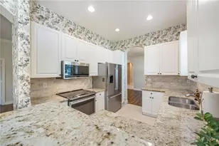 917 Vistana Cir, Naples, FL 34119 - Photo 12