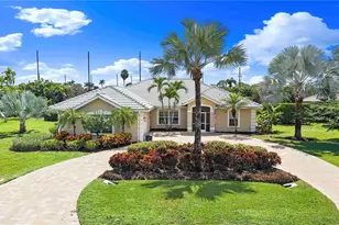 28910 Winthrop Cir, Bonita Springs, FL 34134 - Photo 2