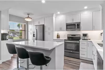 7320 Province Way #2105, Naples, FL 34104 - Photo 4