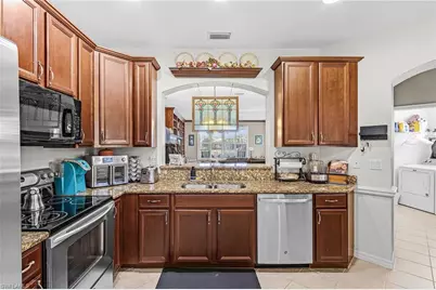 2425 Laurentina Ln, Cape Coral, FL 33909 - Photo 6