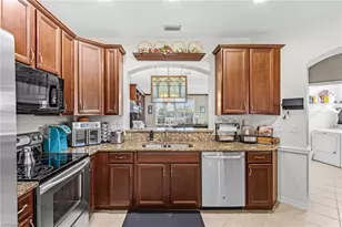 2425 Laurentina Ln, Cape Coral, FL 33909 - Photo 6