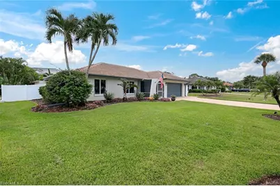 27120 Edenbridge Ct, Bonita Springs, FL 34135 - Photo 2