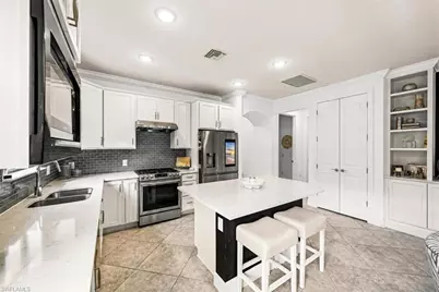 7670 Jacaranda Ln, Naples, FL 34114 - Photo 10