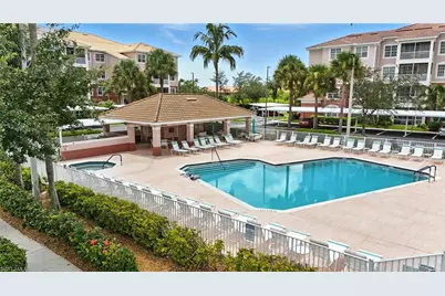 15901 Royal Pointe Ln #301, Fort Myers, FL 33908 - Photo 4