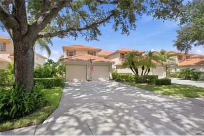 250 Robin Hood Cir #201, Naples, FL 34104 - Photo 2