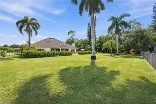 1936 Empress Ct, Naples, FL 34110 - Photo 4