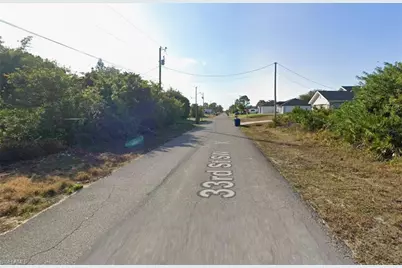 2711 33rd St SW, Lehigh Acres, FL 33976 - Photo 4