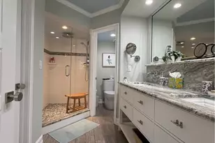 9101 Vanderbilt Dr, Naples, FL 34108 - Photo 24