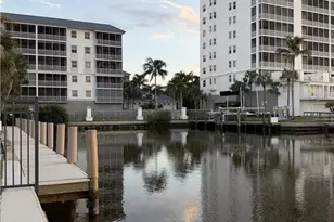 9101 Vanderbilt Dr, Naples, FL 34108 - Photo 36