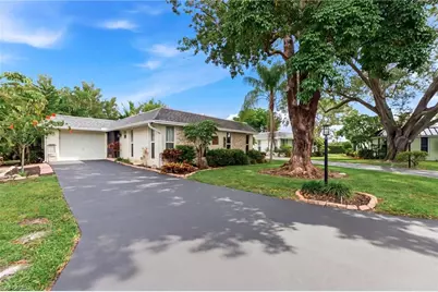 220 Lanchester Ct #32, Naples, FL 34112 - Photo 1