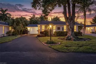 220 Lanchester Ct, Naples, FL 34112 - Photo 4