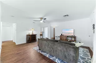 220 Lanchester Ct, Naples, FL 34112 - Photo 8