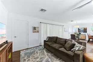 220 Lanchester Ct, Naples, FL 34112 - Photo 10