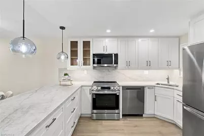 13 High Point Cir N #206, Naples, FL 34103 - Photo 8