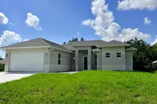 726 Manhattan St E, Lehigh Acres, FL 33974 - Photo 4