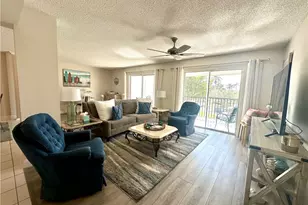 555 Park Shore Dr, Naples, FL 34103 - Photo 12