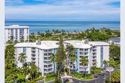 1300 Gulf Shore Blvd N #304, Naples, FL 34102 - Photo 4