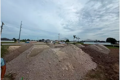 1003 Santa Barbara Blvd N, Cape Coral, FL 33993 - Photo 8