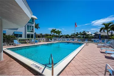 2728 Crayton Rd, Naples, FL 34103 - Photo 32
