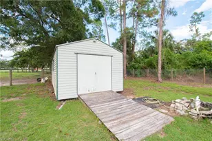 3271 7th Ave NW, Naples, FL 34120 - Photo 28