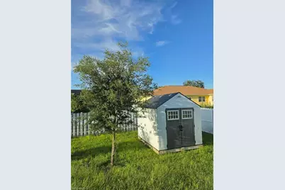 2908 43rd St SW, Lehigh Acres, FL 33976 - Photo 4