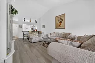 3245 Cypress Glen Way, Naples, FL 34109 - Photo 10