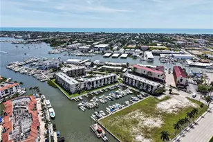 801 River Point Dr, Naples, FL 34102 - Photo 26
