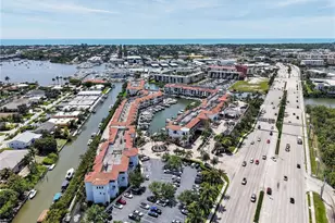801 River Point Dr, Naples, FL 34102 - Photo 32
