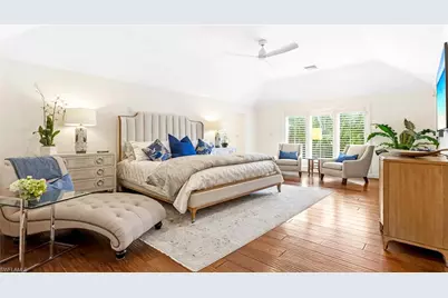 2700 Treasure Ln, Naples, FL 34102 - Photo 12