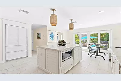 2700 Treasure Ln, Naples, FL 34102 - Photo 8