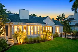 2700 Treasure Ln, Naples, FL 34102 - Photo 36
