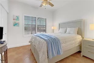 401 Bayfront Pl, Naples, FL 34102 - Photo 22