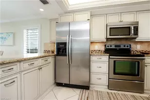 271 Southbay Dr, Naples, FL 34108 - Photo 8