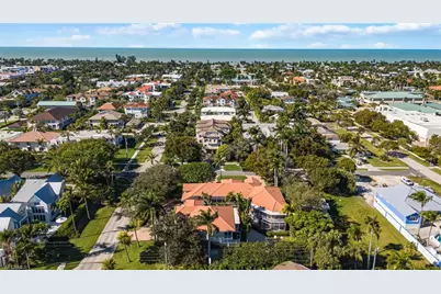 611 10th Ave S #B2, Naples, FL 34102 - Photo 2