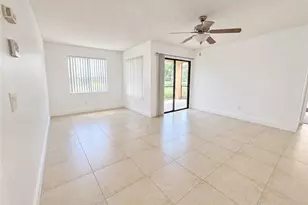 2070 Arbour Walk Cir, Naples, FL 34109 - Photo 4