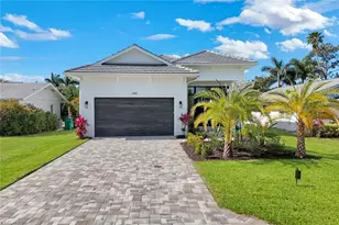 668 93rd Ave N, Naples, FL 34108 - Photo 1