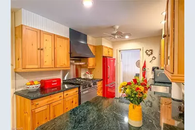 750 Pine Ct, Naples, FL 34102 - Photo 4