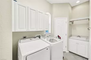 10060 Valiant Ct, Miromar Lakes, FL 33913 - Photo 8