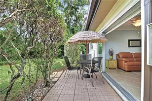 1009 Pine Isle Ln, Naples, FL 34112 - Photo 4