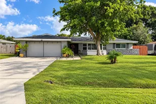 1643 N Hermitage Rd, Fort Myers, FL 33919 - Photo 1
