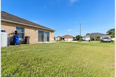 401-403 Piedmont St, Lehigh Acres, FL 33974 - Photo 6