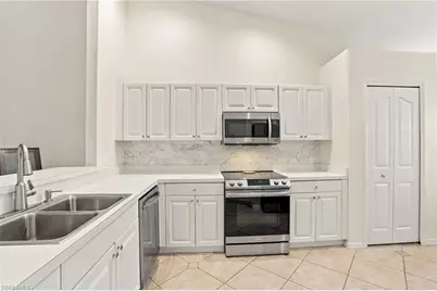 5253 Whitten Dr, Naples, FL 34104 - Photo 10