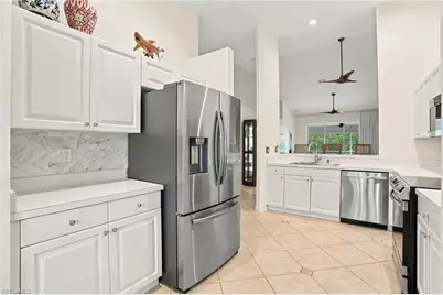 5253 Whitten Dr, Naples, FL 34104 - Photo 14