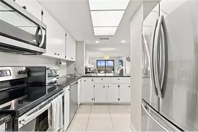 2711 1st St #403, Fort Myers, FL 33916 - Photo 4