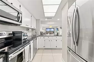 2711 1st St, Fort Myers, FL 33916 - Photo 4