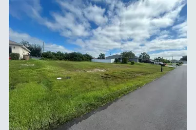 113 NE 12th Ter, Cape Coral, FL 33909 - Photo 4