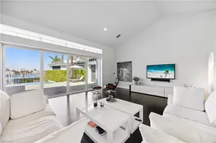 299 Mermaids Bight, Naples, FL 34103 - Photo 8