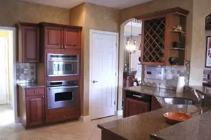 2312 Island Cove Cir, Naples, FL 34109 - Photo 8