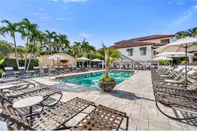 221 9th St S #123, Naples, FL 34102 - Photo 2